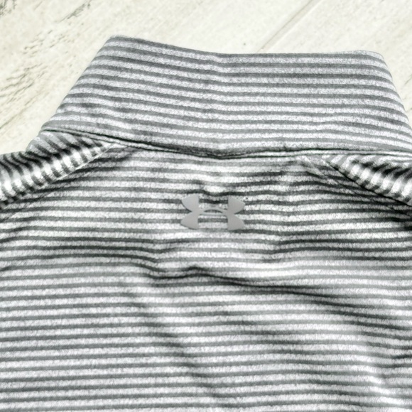 Under Armour Men's Tech Gray Striped 1/4 zip Pullover - size S - Picture 5 of 5